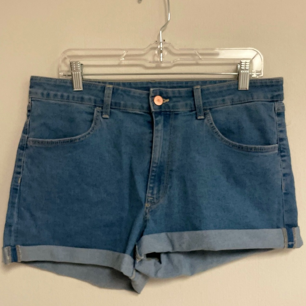 ✨ H&M ✨ - Picture 2 of 4